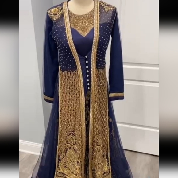 Indian Dress - Picture 1 of 3